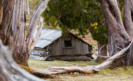 Approaching Dixon's Hut