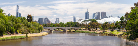 Ein altbekannter Ausblick: Melbourne CBD von der Hoddle Bridge